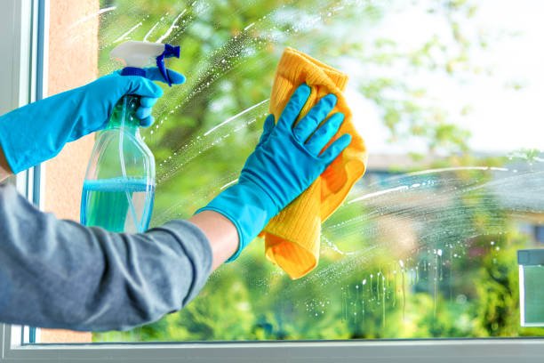 How Can I Clean Windows the Easy Way? Tips & Tools to Use